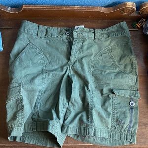 Columbia Womens Shorts - Size 10 - Olive